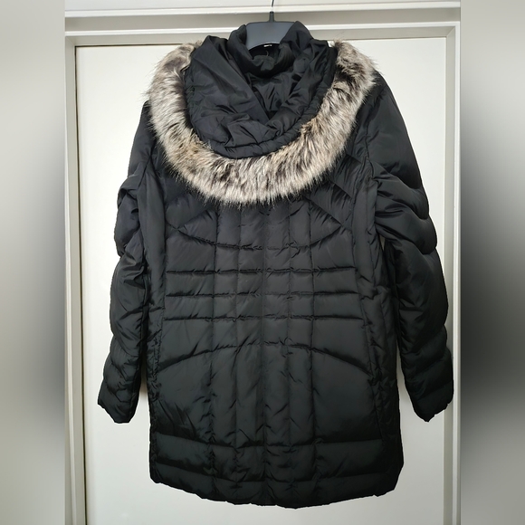 London Fog Puffer Coat with Faux Fur Trim - Picture 3 of 14